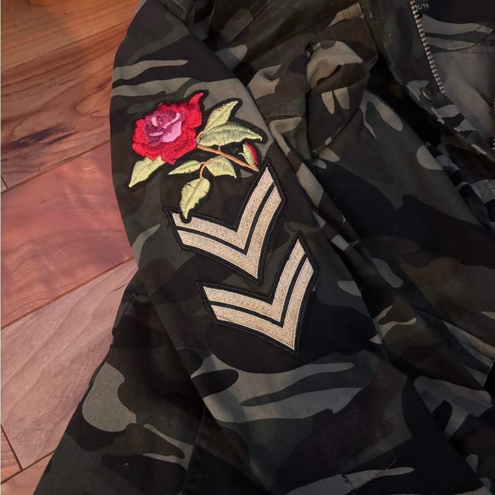 Camouflage Utility Jacket - Picture 6 of 6